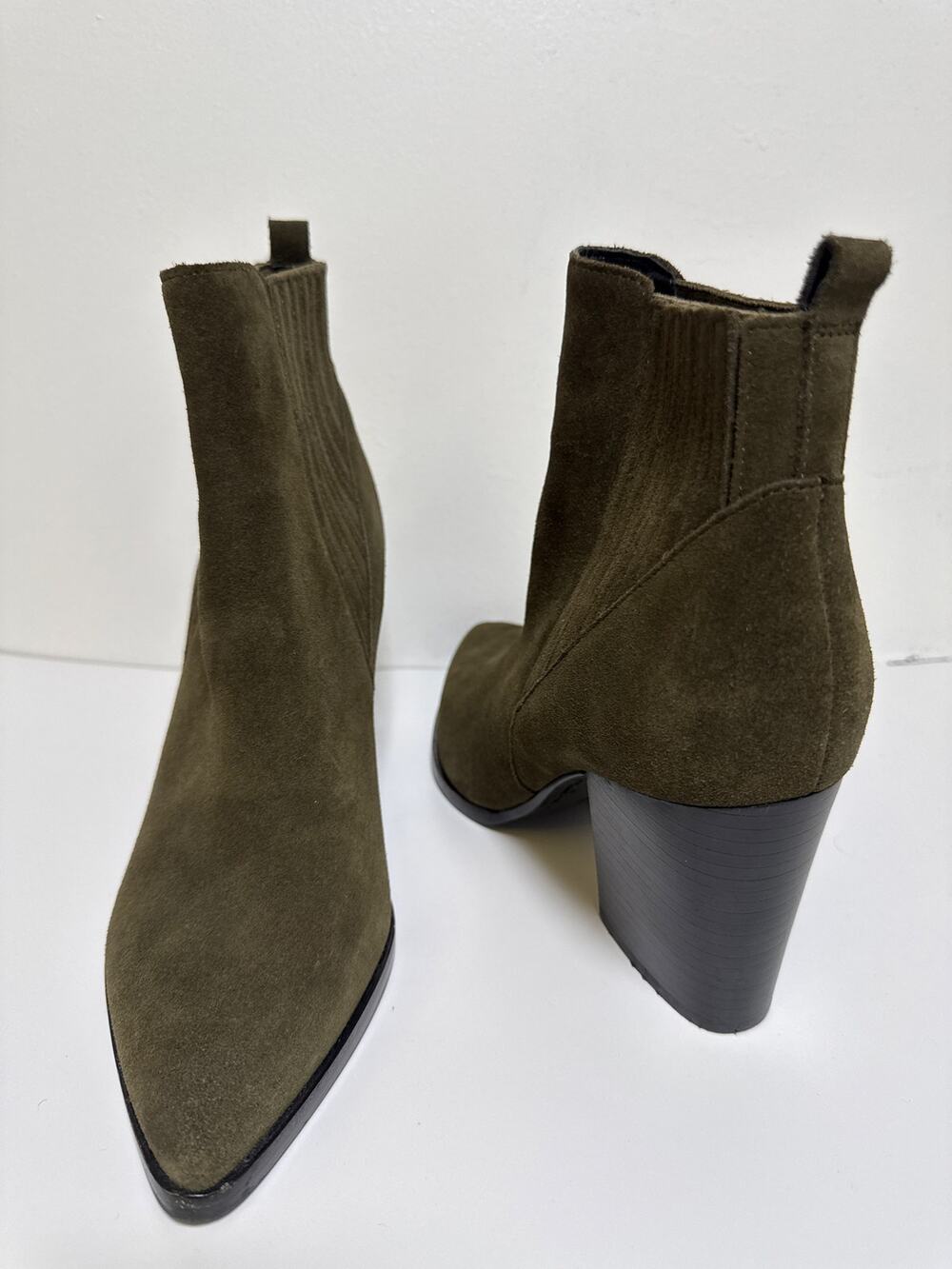 Marc Fisher LTD Oshay Olive Green Suede Block Heel Ankle Booties Boots Size 8